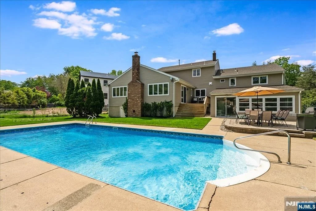 Photo of 670 Swathmore