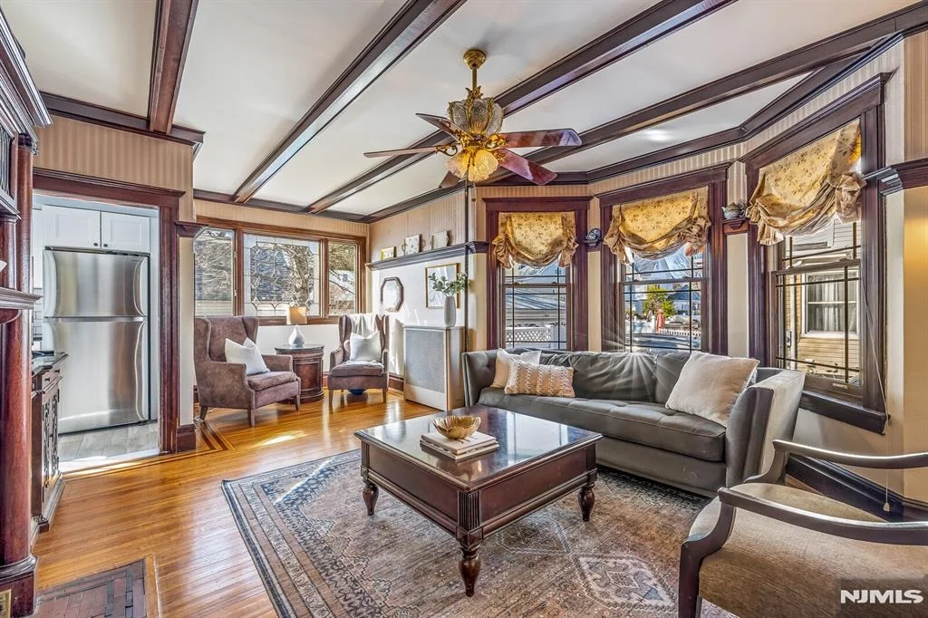 Photo of 208 Mortimer