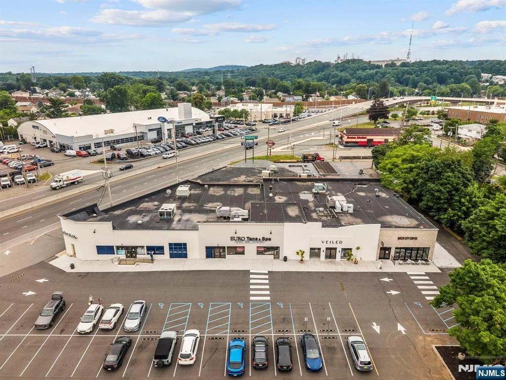 Photo of 101 Maple Hill