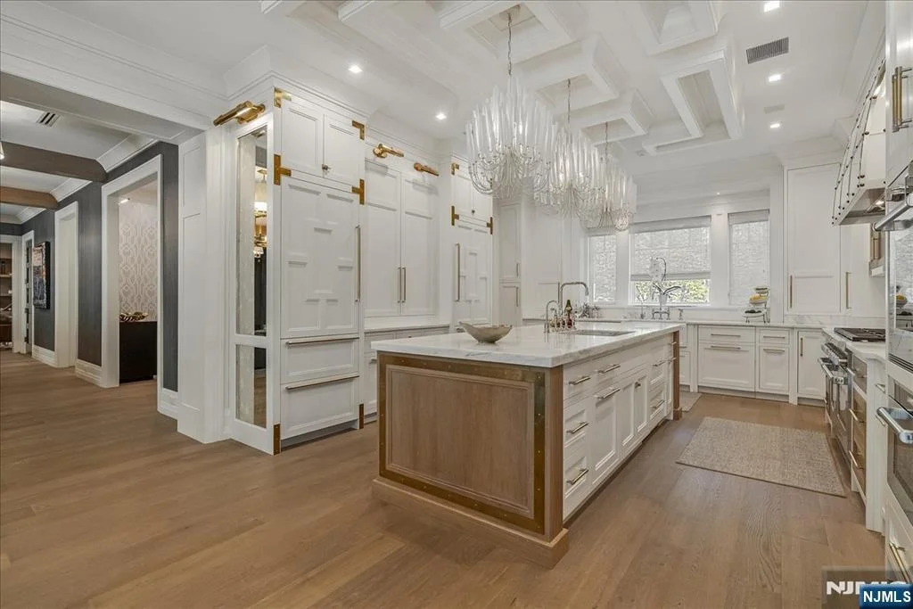 Photo of 555 Miller