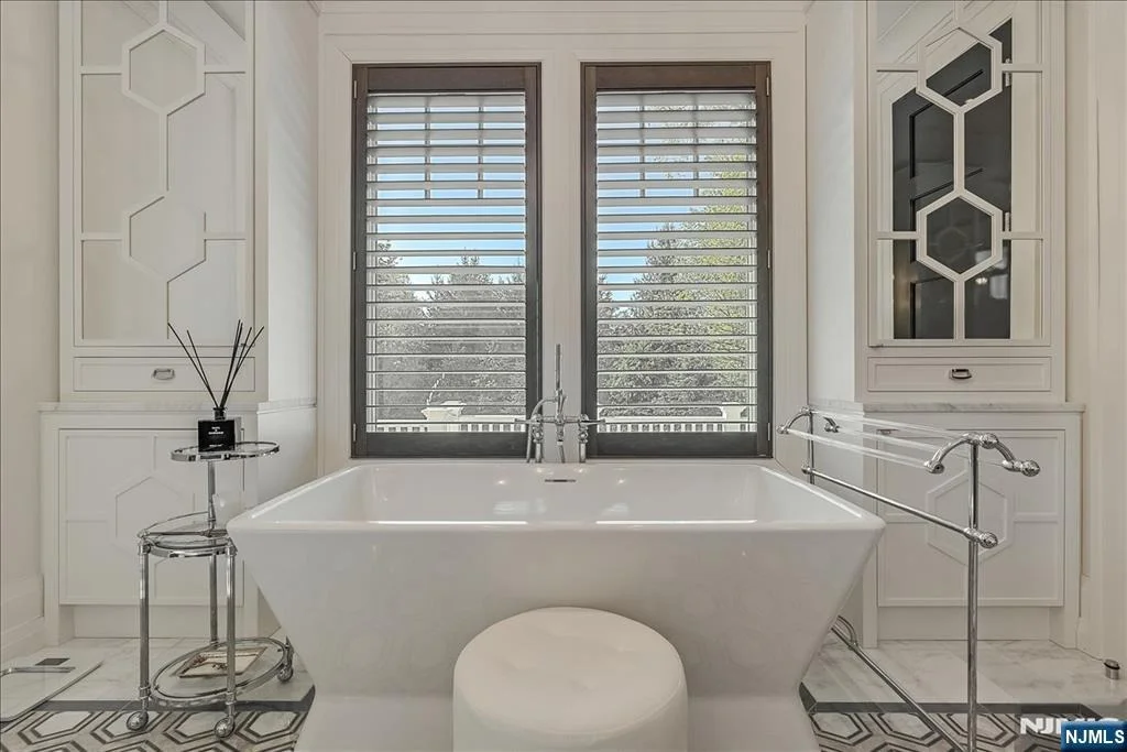 Photo of 555 Miller