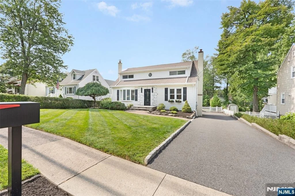 Photo of 33 Beverly