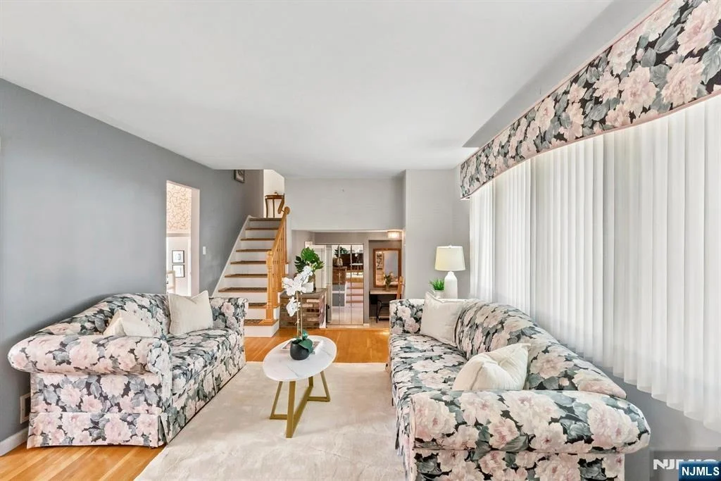 Photo of 33 Waling