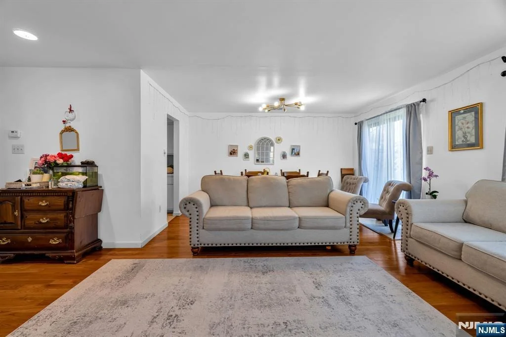 Photo of 266 Garibaldi