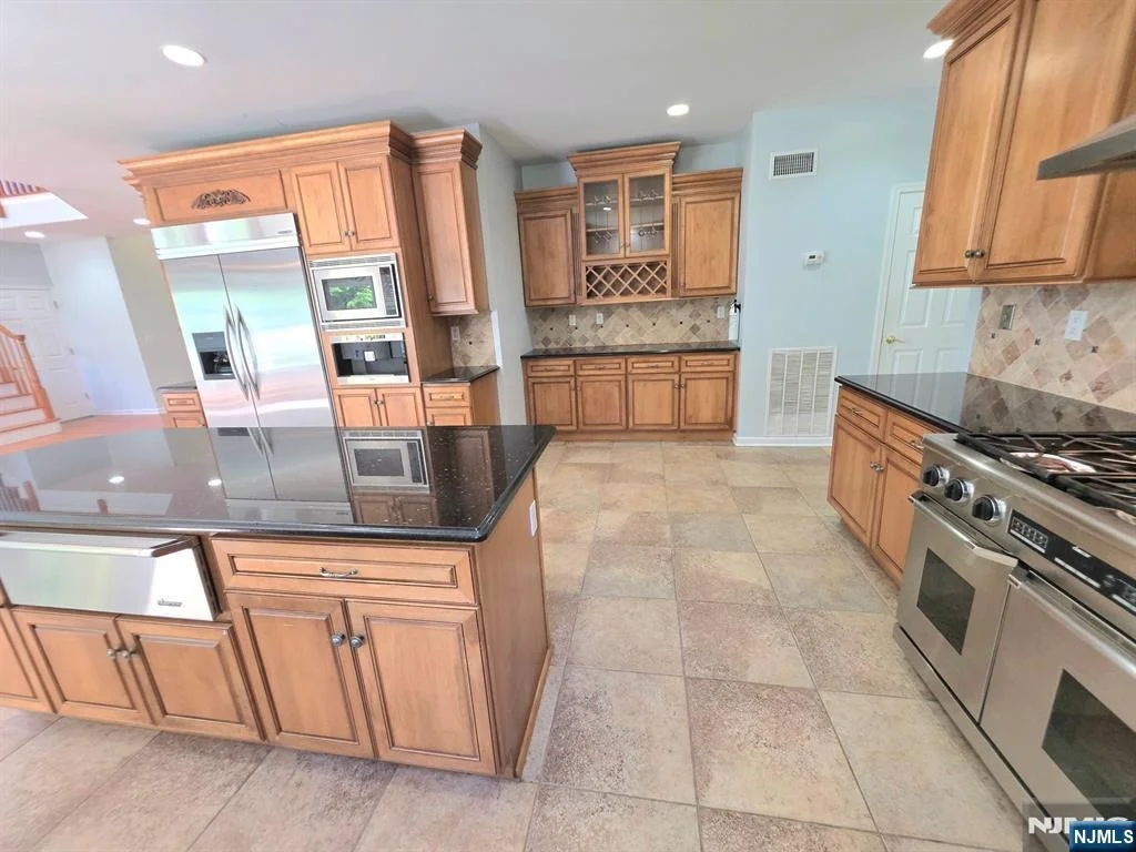 Photo of 335 Bullard