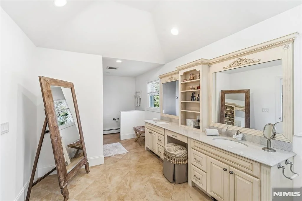 Photo of 27 Pine Hill