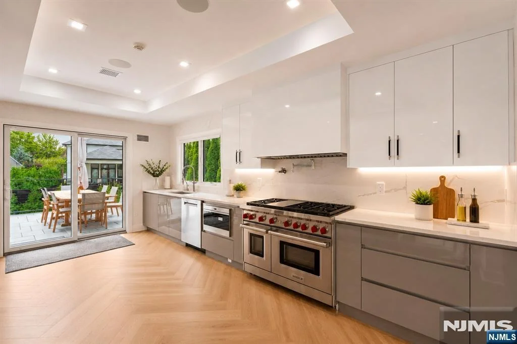 Photo of 35 Jane