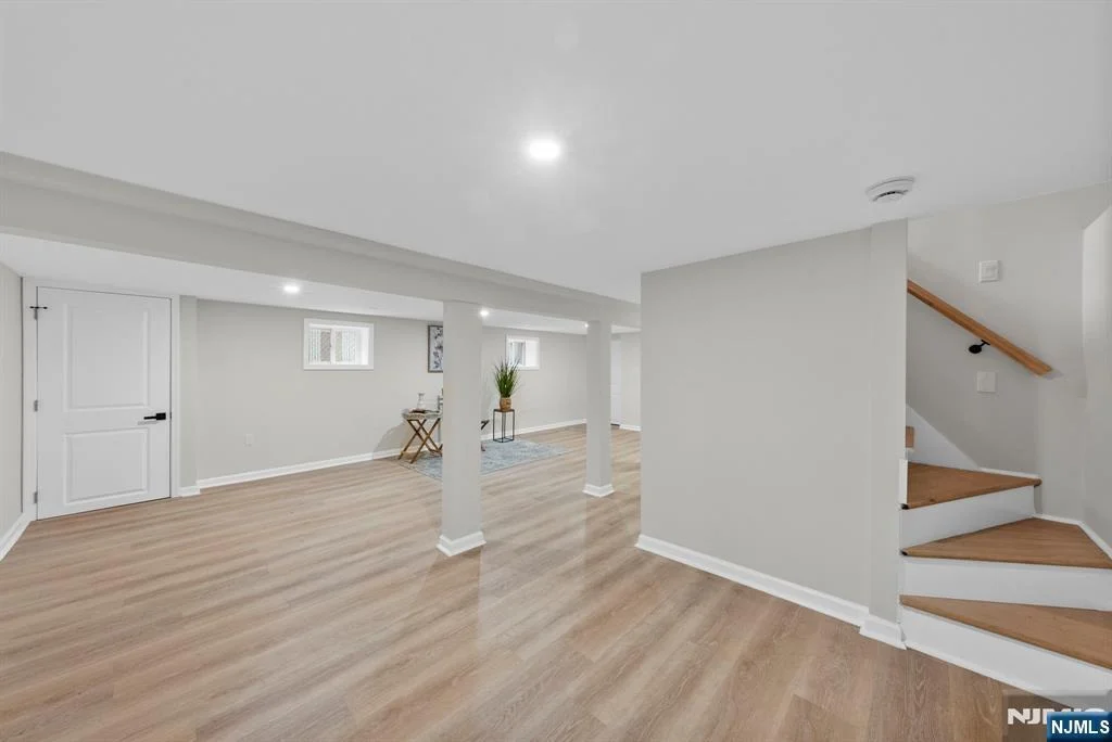 Photo of 484 Sylvan