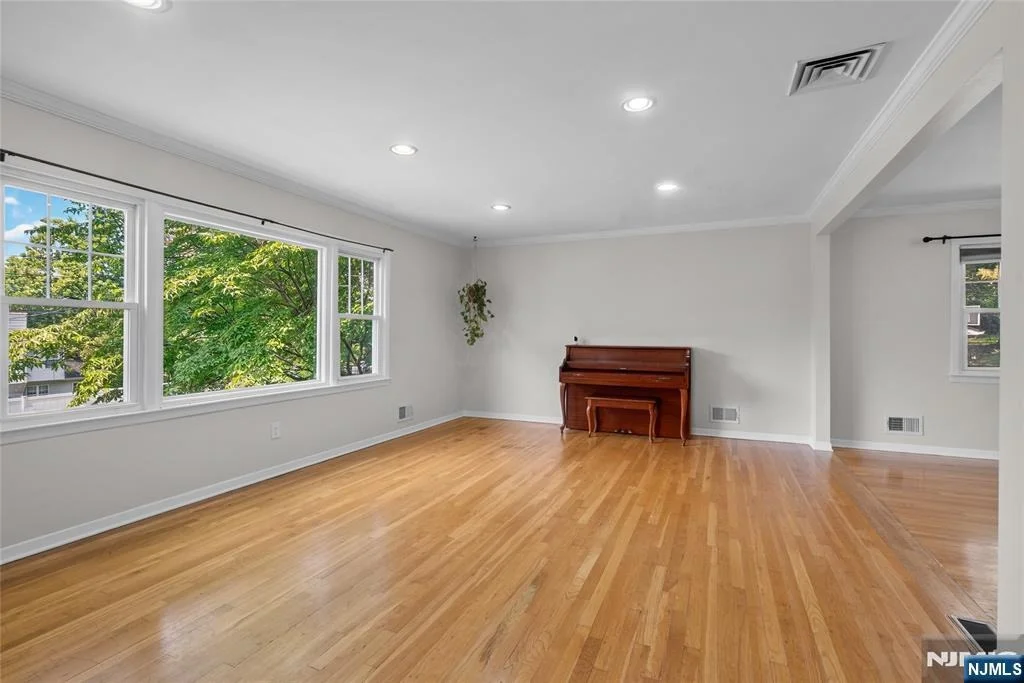 Photo of 260 Saint Cloud