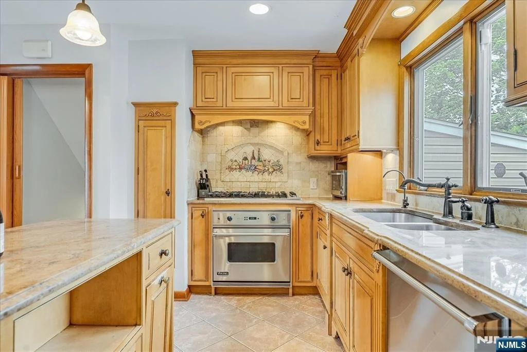 Photo of 670 Swathmore