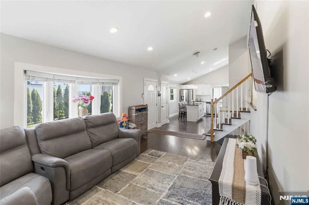 Photo of 345 Saddle River