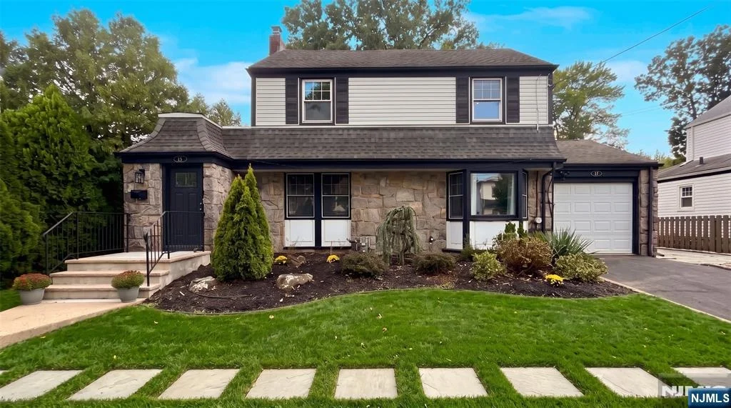 Photo of 175 Manning