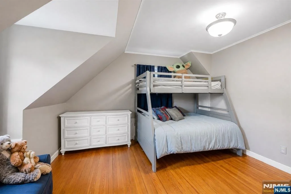 Photo of 99 Oneida
