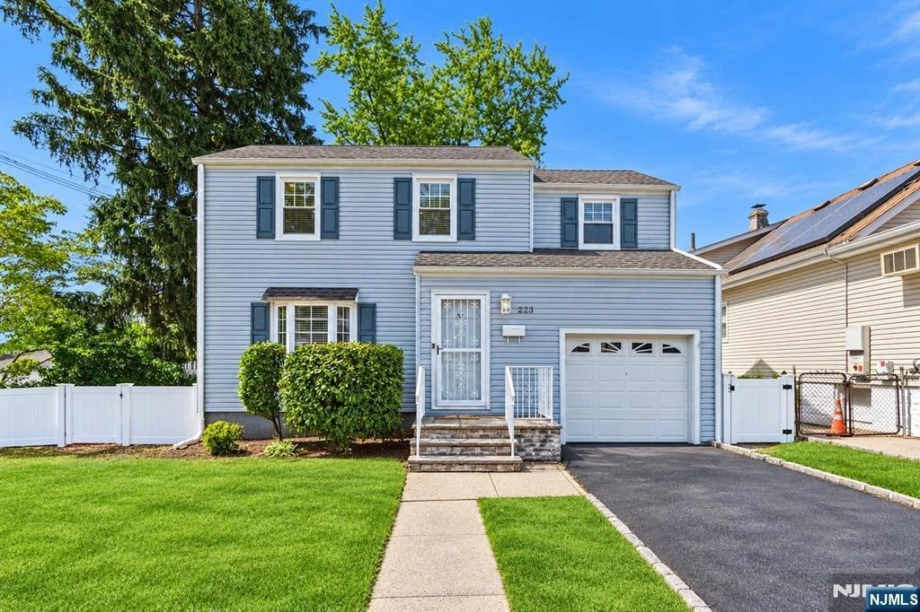 Photo of 223 Baldwin