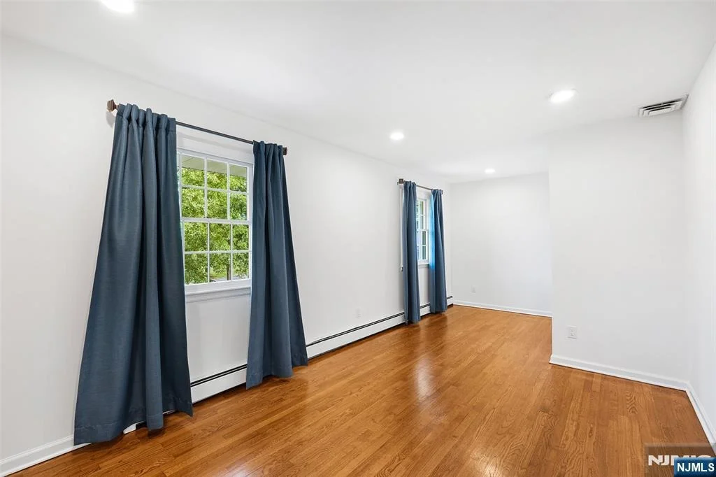 Photo of 10 Cedar
