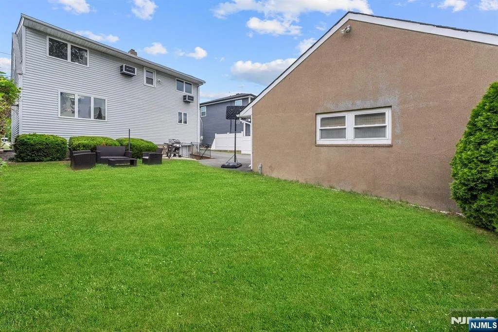 Photo of 101 Maple Hill