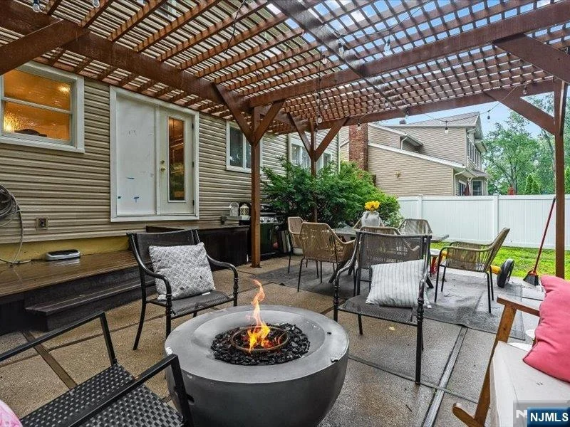 Photo of 372 McKinley