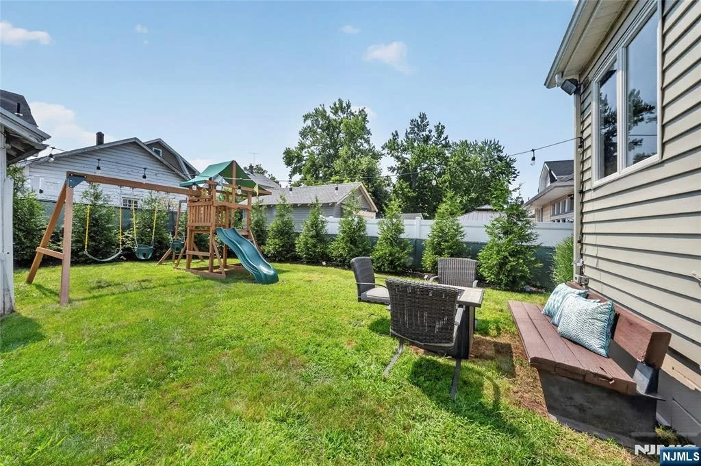 Photo of 129 Demarest