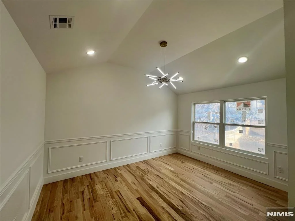 Photo of 56 Hamilton