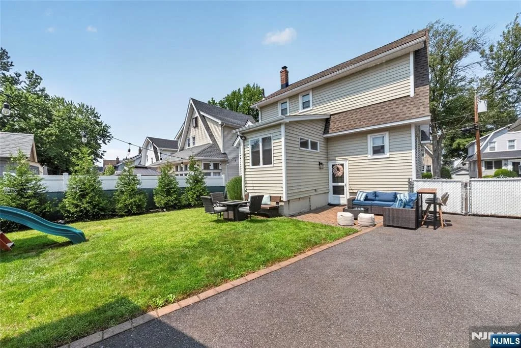Photo of 129 Demarest