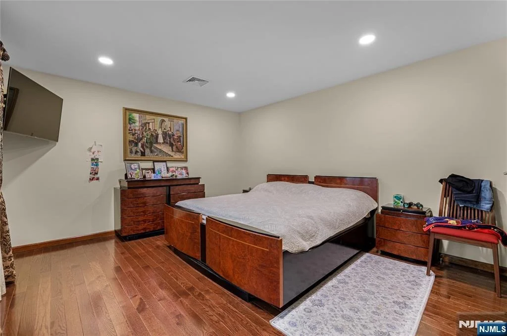 Photo of 806 Stella