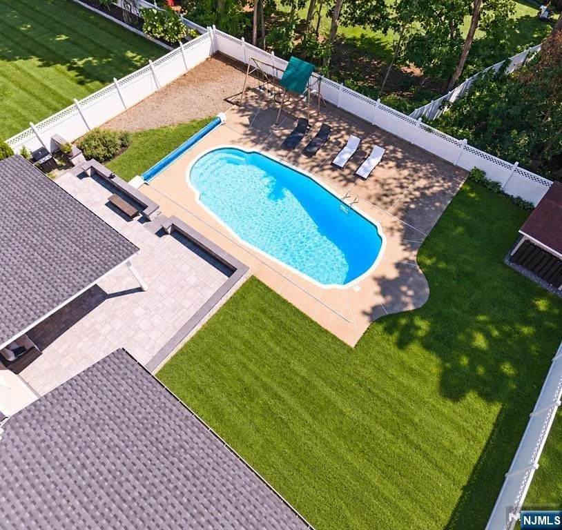 Photo of 64 Spring Valley