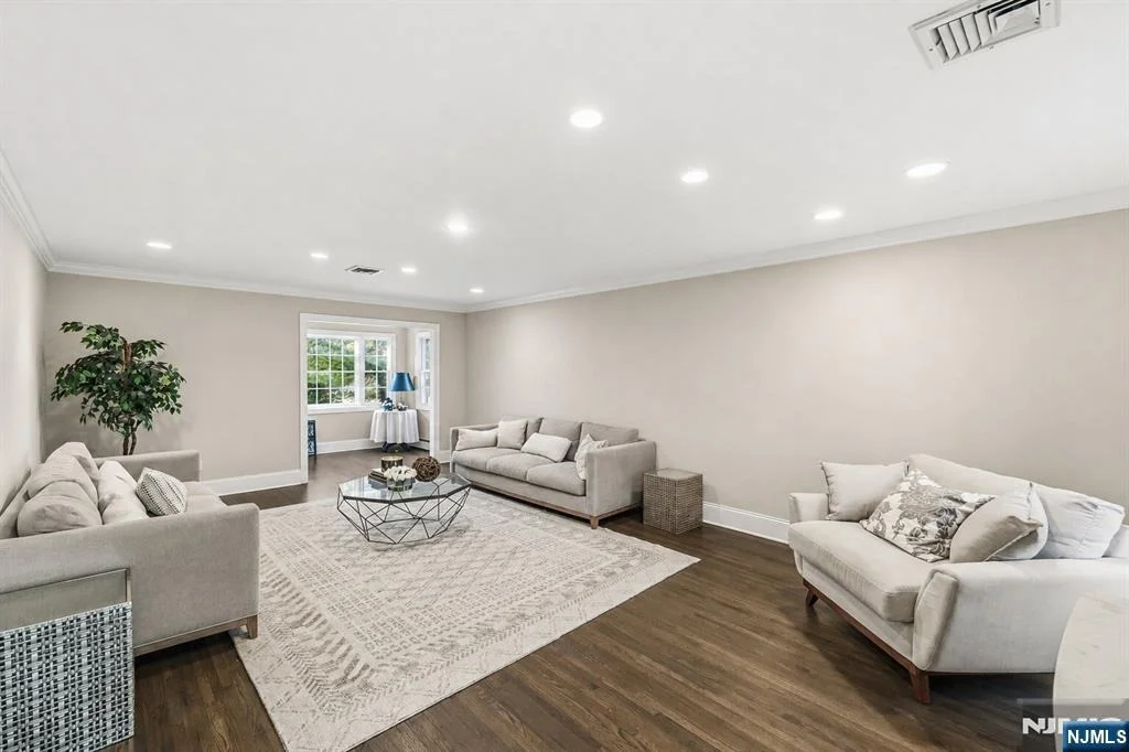 Photo of 27 Pine Hill
