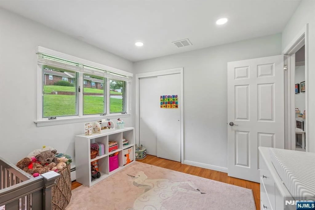 Photo of 31 Surrey