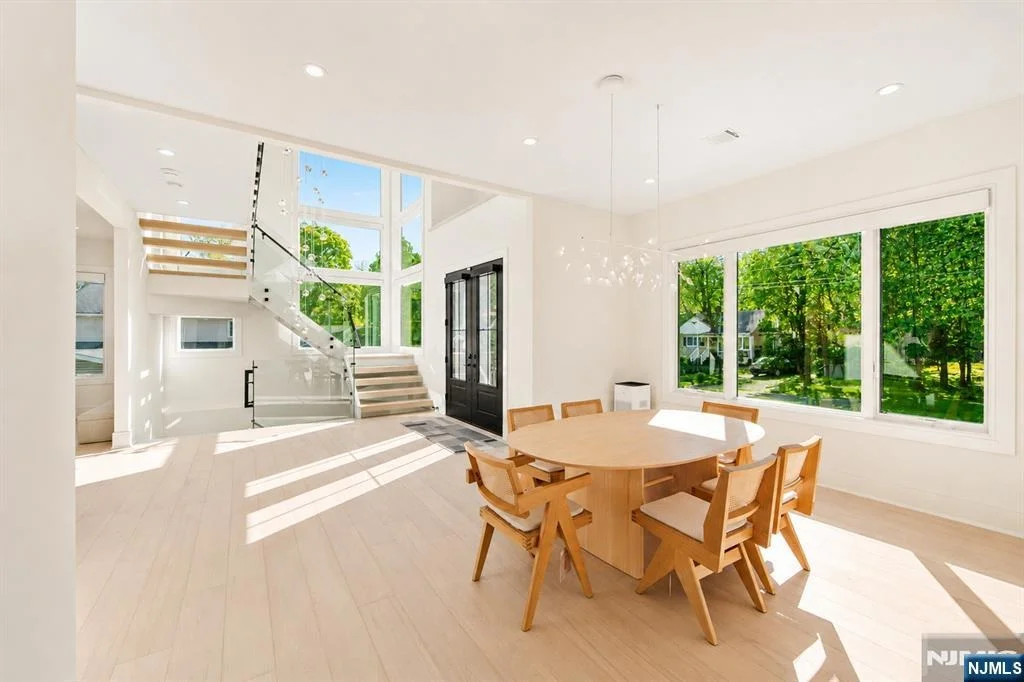 Photo of 3 Mountain View