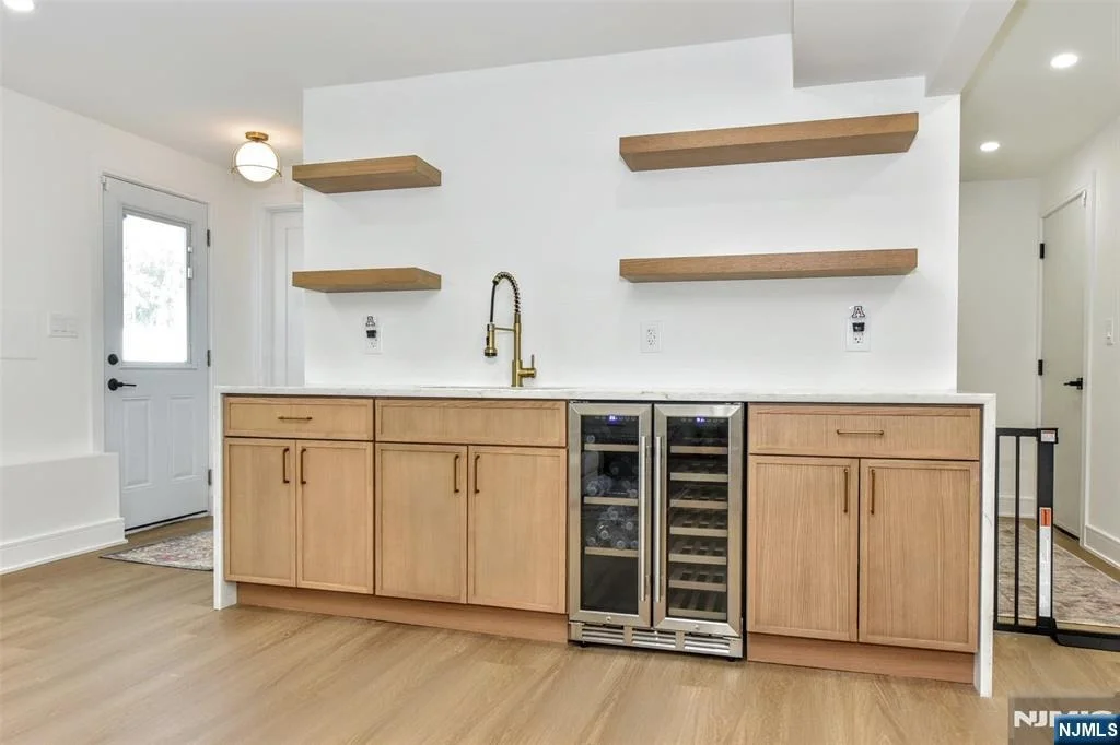 Photo of 75 Demarest