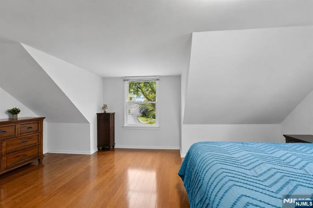 Photo of 8 Oak Crest