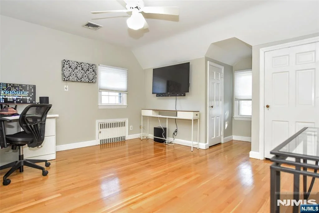 Photo of 137 Manhattan