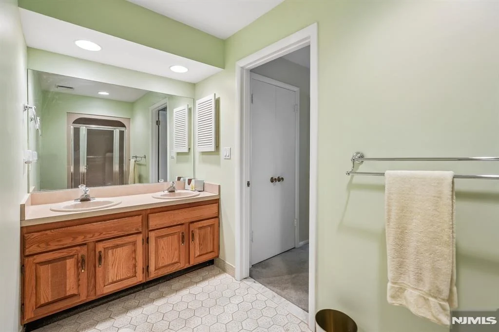 Photo of 220 Mountain View