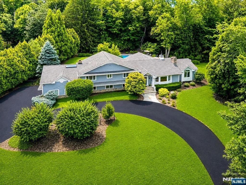 Photo of 9 Pinehill