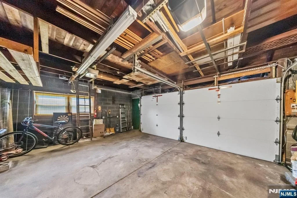 Photo of 101 Maple Hill