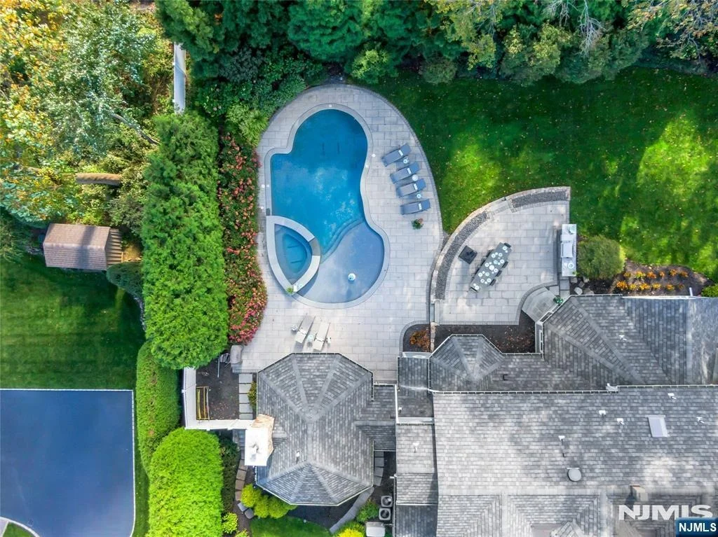 Photo of 545 Miller