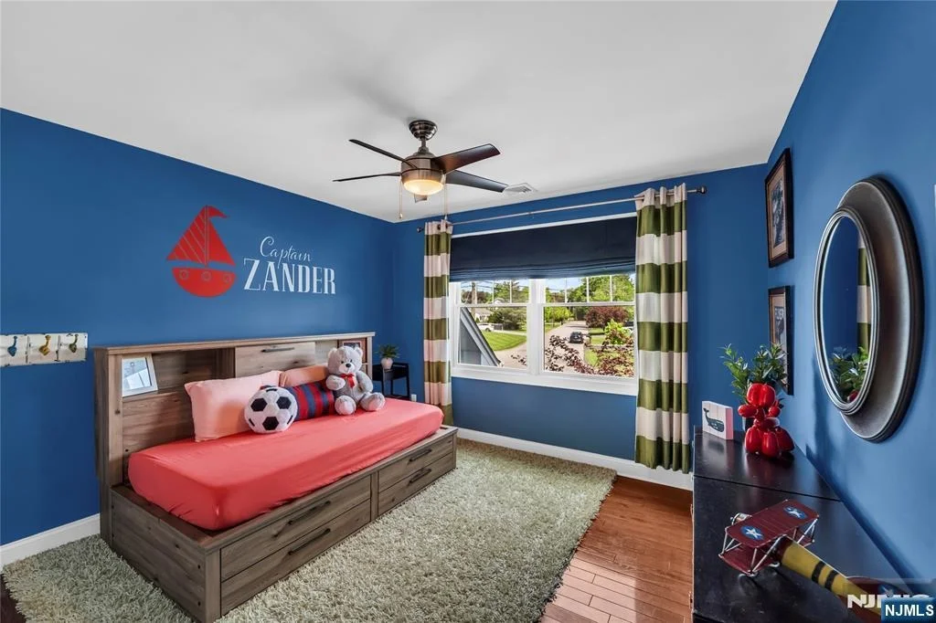 Photo of 11 Amelia