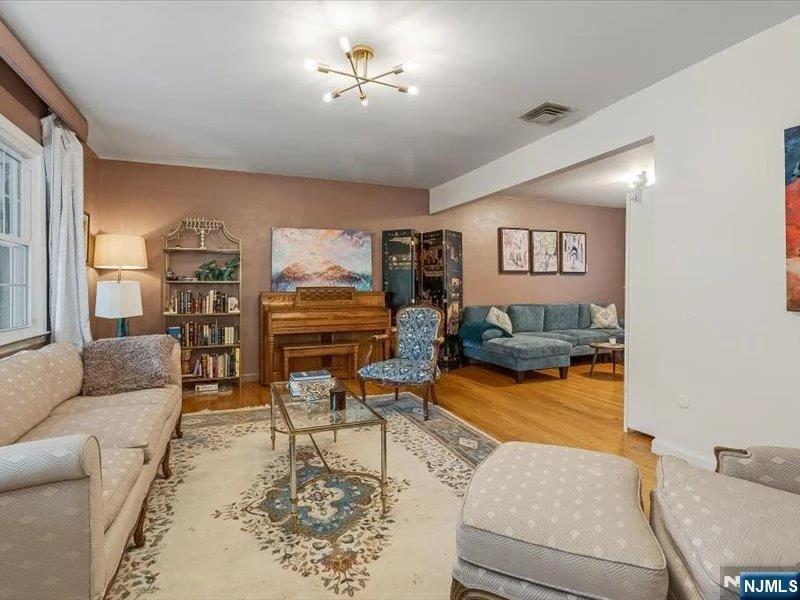 Photo of 372 McKinley