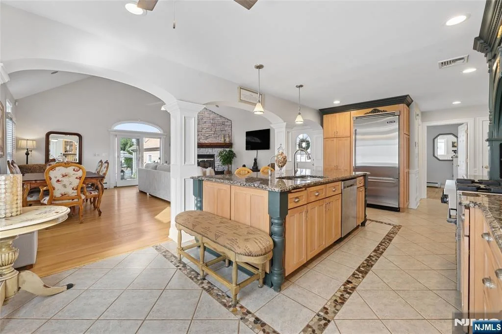 Photo of 599 Oak