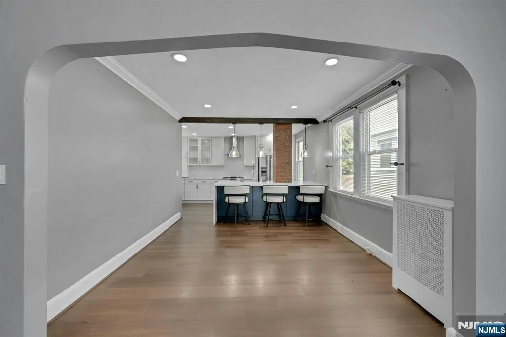 Photo of 595 Forest