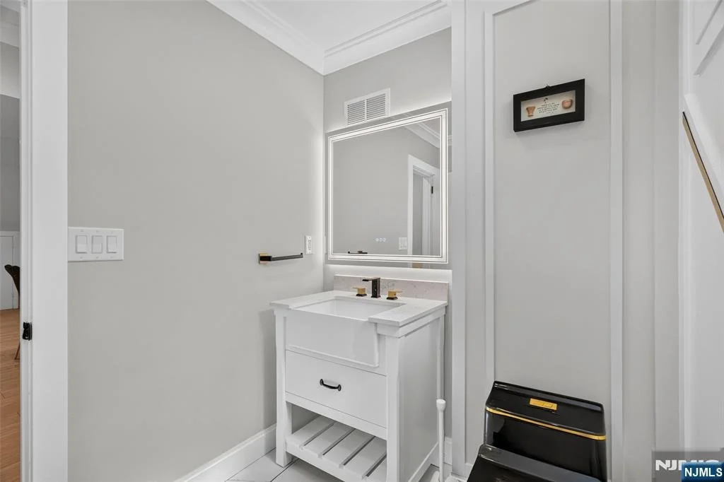 Photo of 265 Westervelt