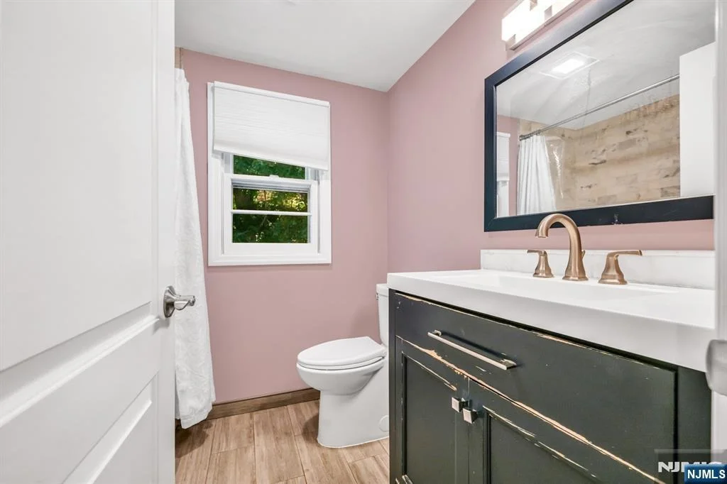 Photo of 101 Pinecrest