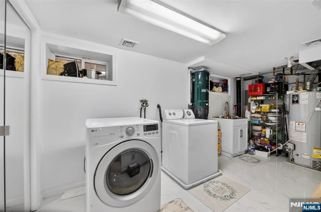 Photo of 413 Maple Hill