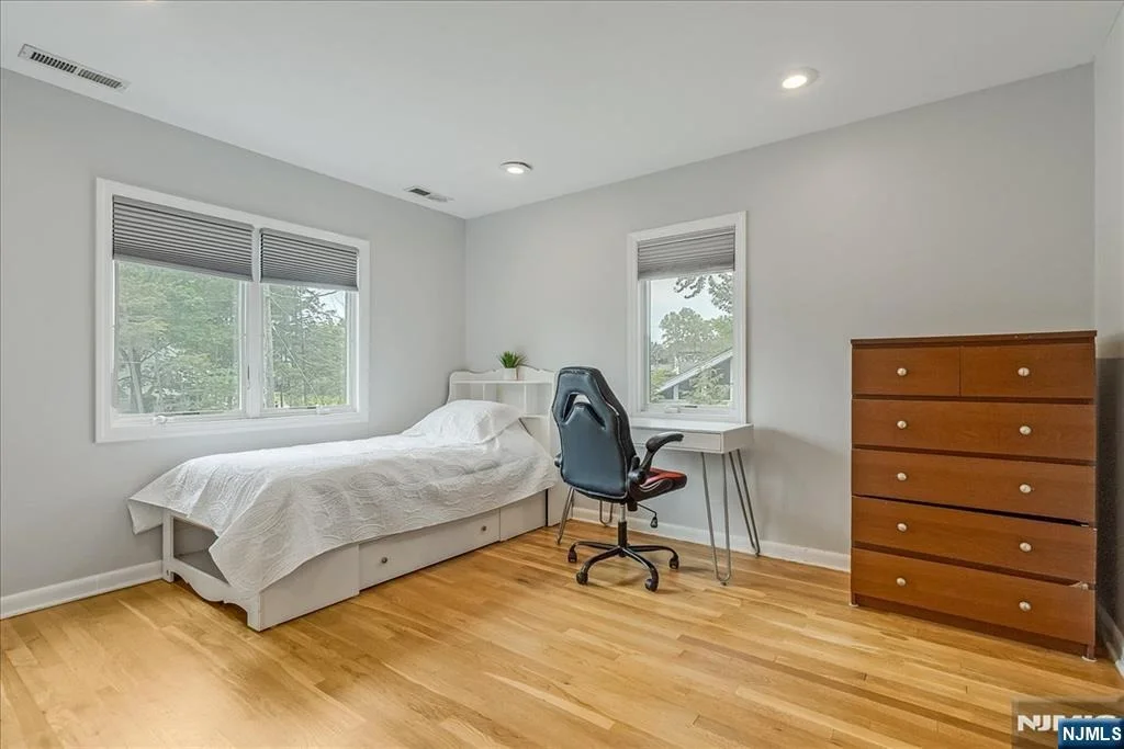 Photo of 670 Swathmore
