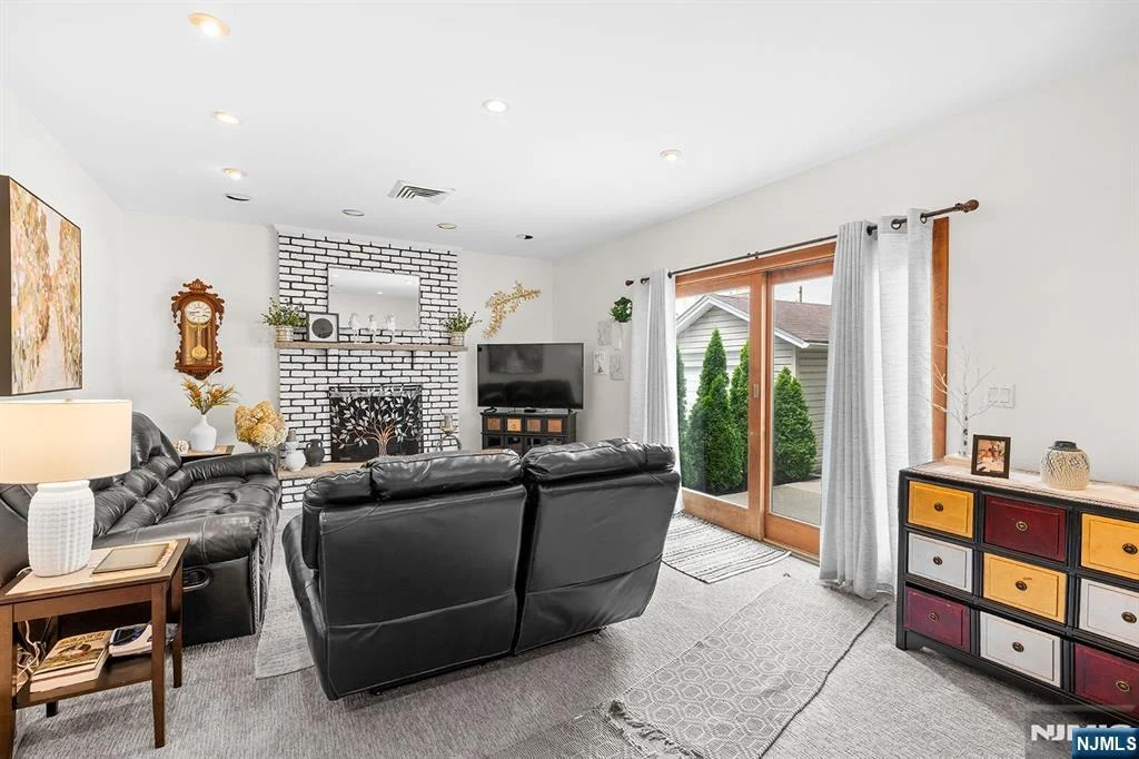 Photo of 1631 Maple