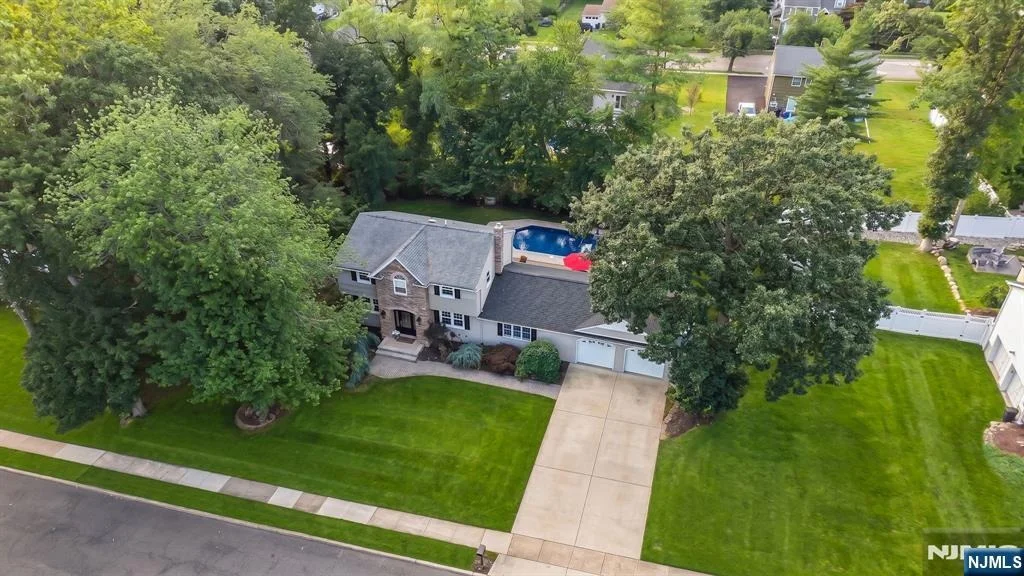 Photo of 68 Fieldstone