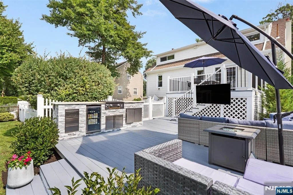 Photo of 33 Beverly