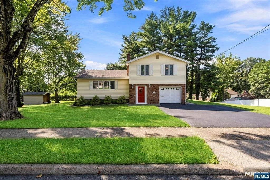 Photo of 33 Waling