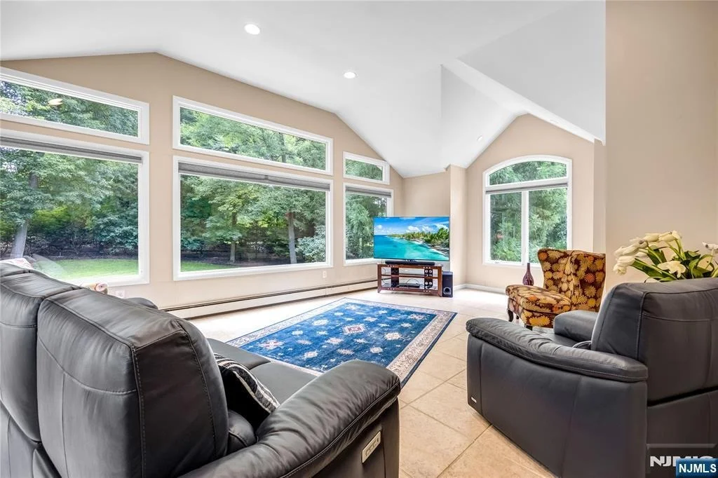 Photo of 9 Pinehill