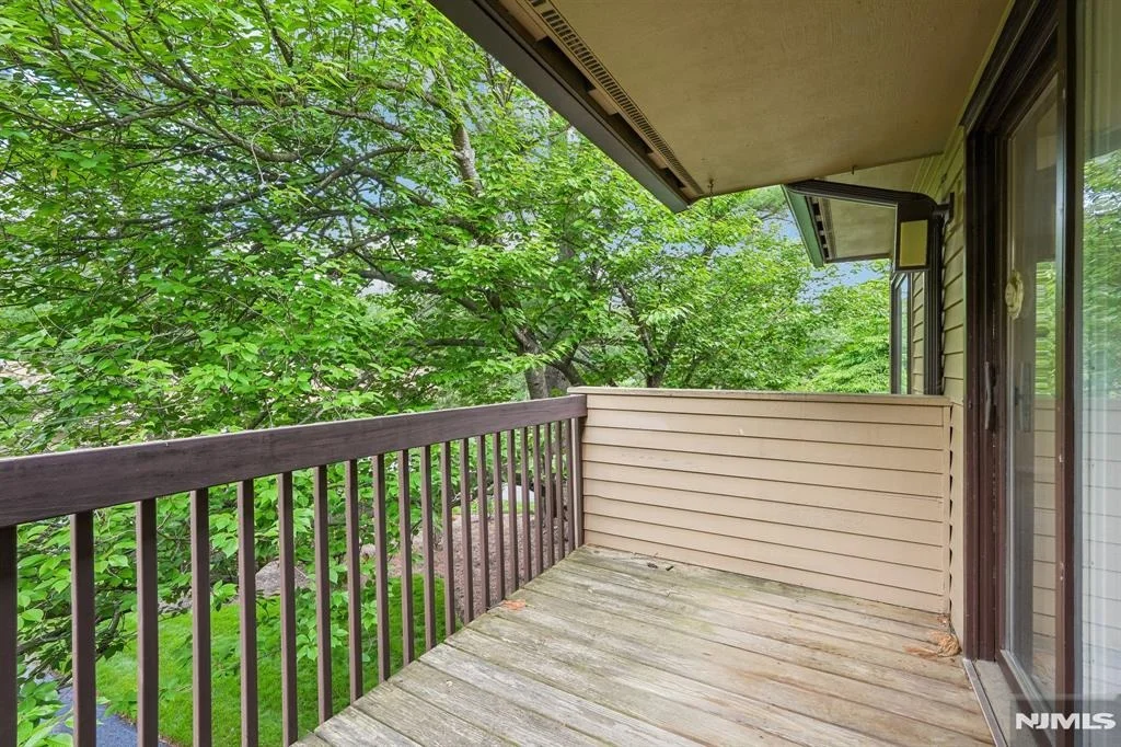 Photo of 220 Mountain View